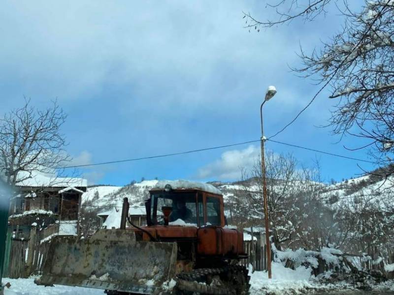 ცაგერის მუნიციპალიტეტში, თოვლის საფარისგან ადგილობრივი მნიშვნელობის გზების გაწმენდითი...